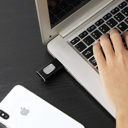 4-in-1 USB Memory - Lightning-fast image transfer